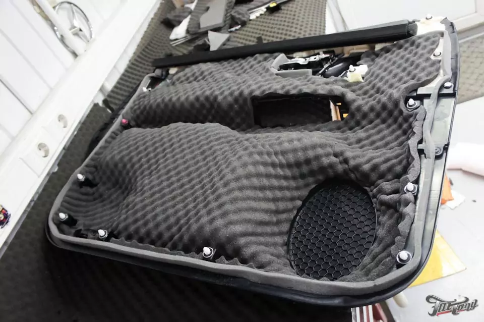 Lexus LX570. Комплексная шумоизоляция салона!